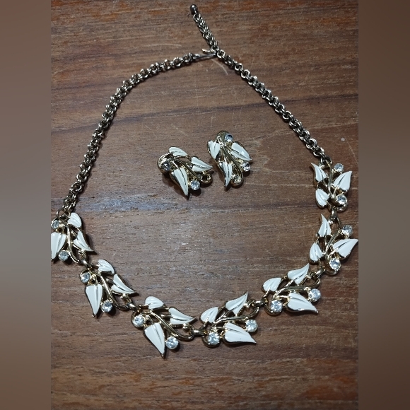 Source Unknown Jewelry - Vintage Gold & White Enamel Choker With Matching Clip-On Earrings, Coro …